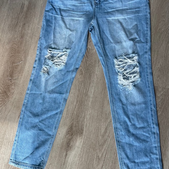 Fashion nova boyfriend jeans - Picture 2 of 3